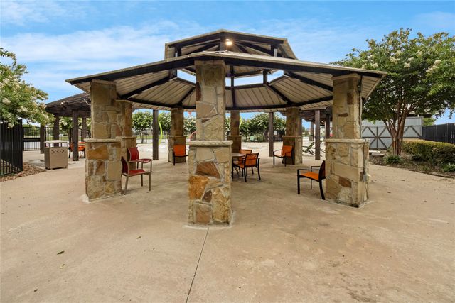 806 Twin Edge Drive, Royse City, TX 75189