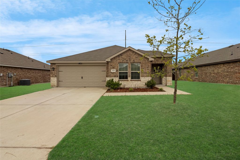 806 Twin Edge Drive, Royse City, TX 75189