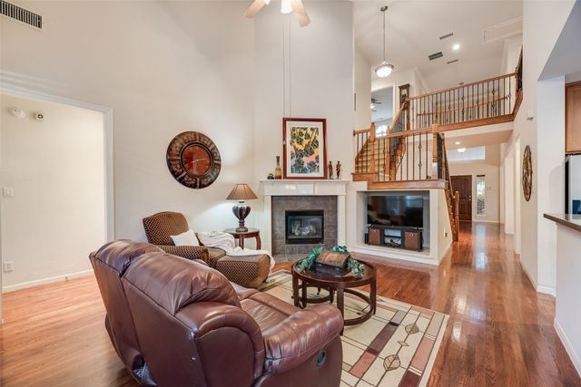 1660 Meadows Avenue, Lantana, TX 76226