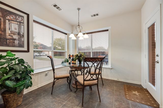 1660 Meadows Avenue, Lantana, TX 76226