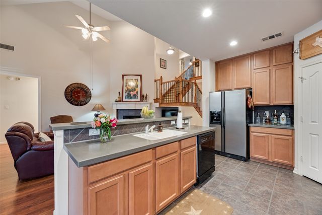 1660 Meadows Avenue, Lantana, TX 76226