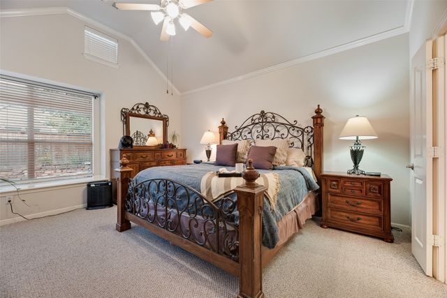 1660 Meadows Avenue, Lantana, TX 76226