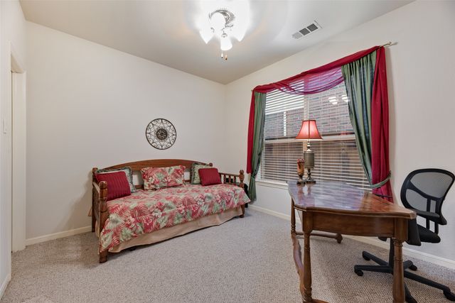 1660 Meadows Avenue, Lantana, TX 76226