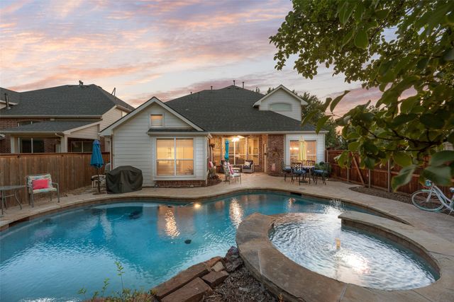 1660 Meadows Avenue, Lantana, TX 76226