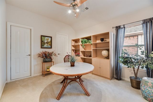 1660 Meadows Avenue, Lantana, TX 76226