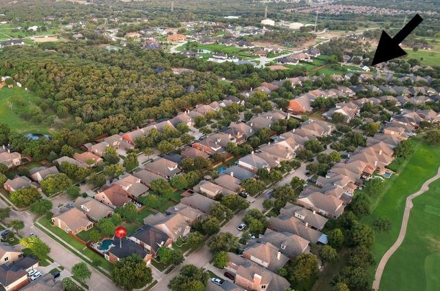 1660 Meadows Avenue, Lantana, TX 76226