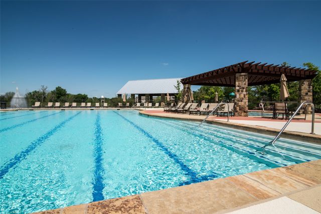 1660 Meadows Avenue, Lantana, TX 76226