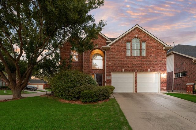 1660 Meadows Avenue, Lantana, TX 76226