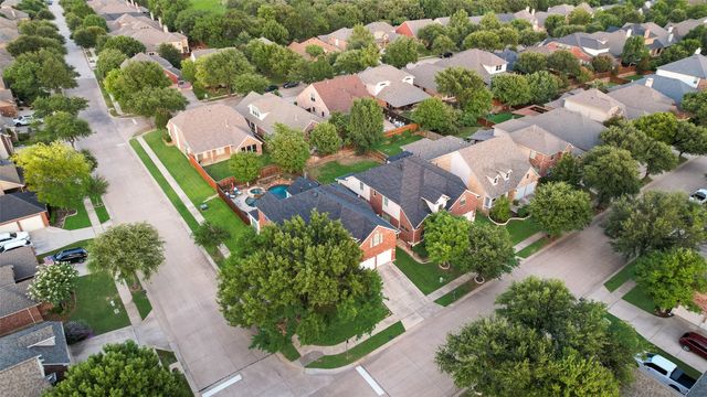 1660 Meadows Avenue, Lantana, TX 76226