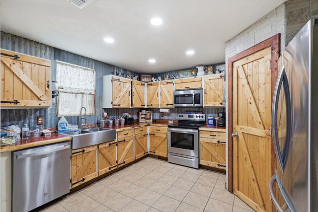 1633 Sierra Meadow Lane, Fort Worth, TX 76247