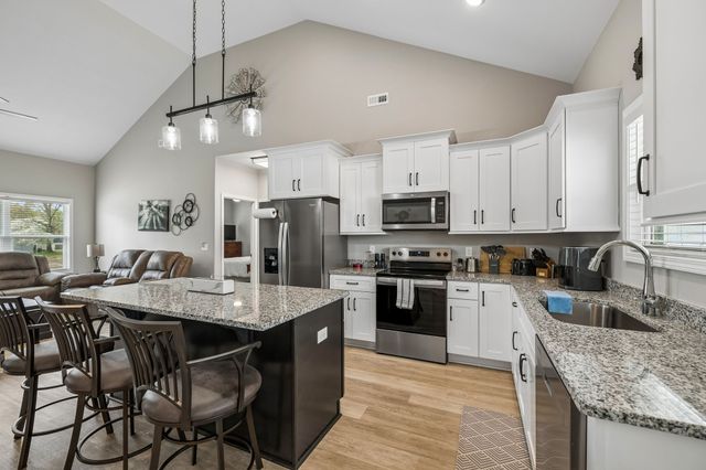 180 Vickers Rd, Smithville, TN 37166