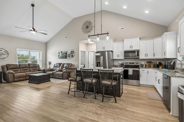 180 Vickers Rd, Smithville, TN 37166