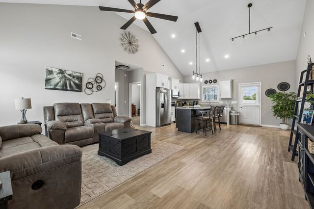 180 Vickers Rd, Smithville, TN 37166