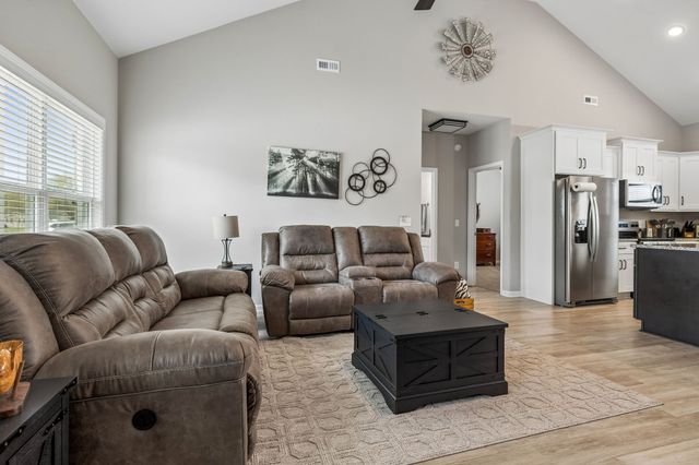 180 Vickers Rd, Smithville, TN 37166