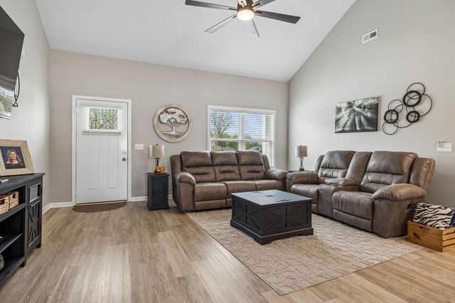 180 Vickers Rd, Smithville, TN 37166