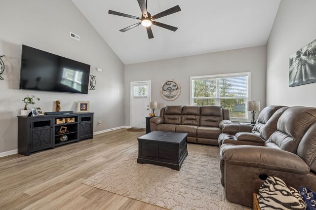 180 Vickers Rd, Smithville, TN 37166