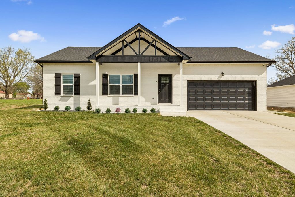 180 Vickers Rd, Smithville, TN 37166