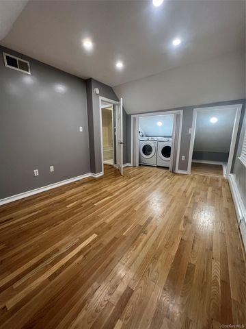 1158 Carlls Straight Path, Dix Hills, NY 11746