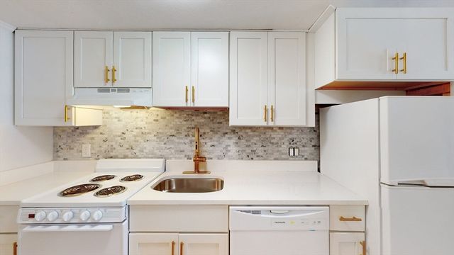 513 Beacon 3, Boston, MA 02115