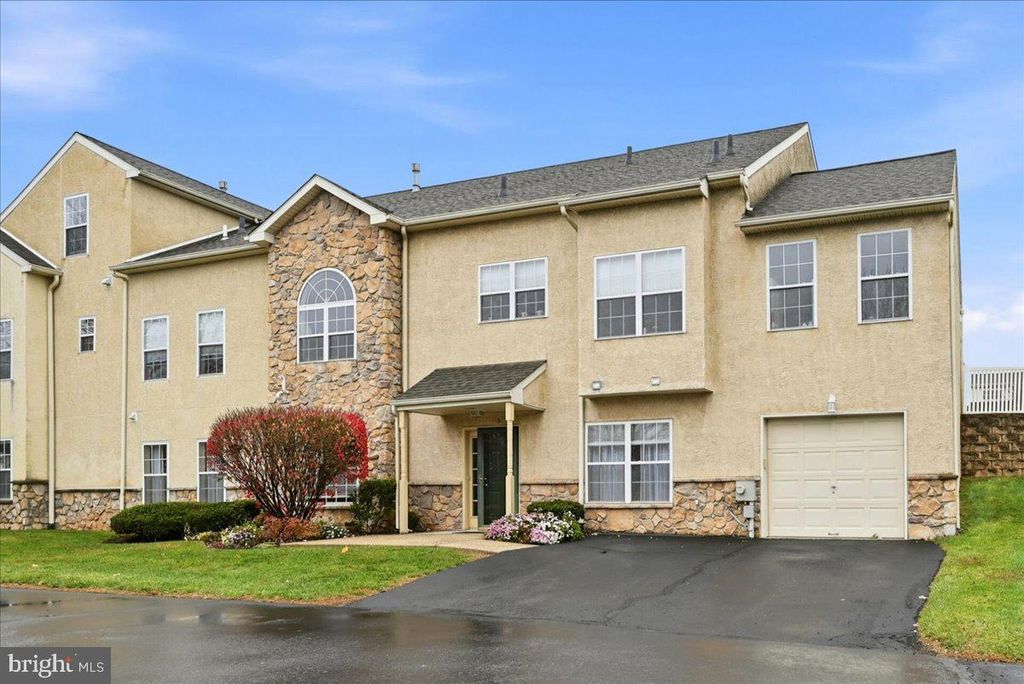 5 PATTERSON AVE, East Norriton, PA 19401