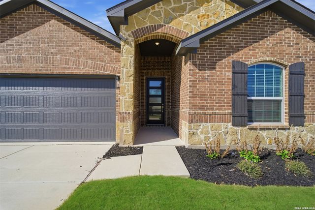 212 Ednie Ln, Mico, TX 78056