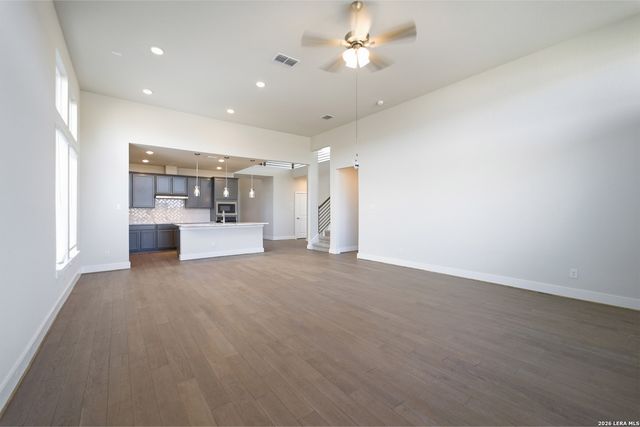 212 Ednie Ln, Mico, TX 78056