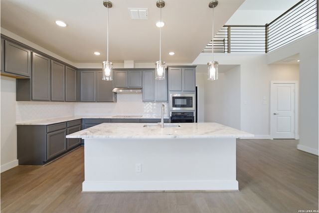 212 Ednie Ln, Mico, TX 78056