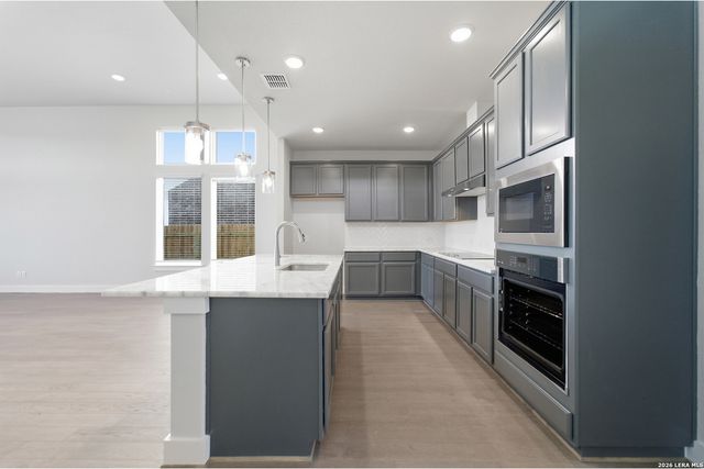 212 Ednie Ln, Mico, TX 78056