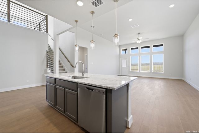 212 Ednie Ln, Mico, TX 78056