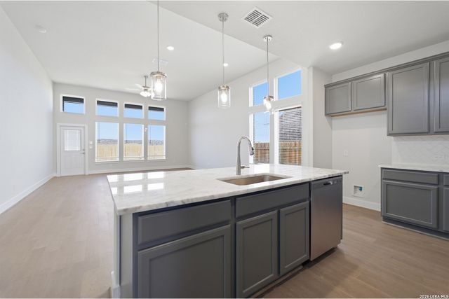 212 Ednie Ln, Mico, TX 78056
