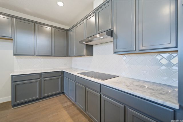 212 Ednie Ln, Mico, TX 78056