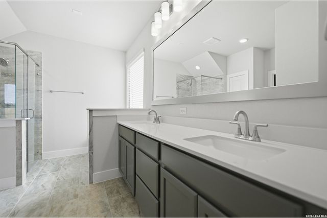 212 Ednie Ln, Mico, TX 78056