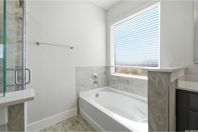212 Ednie Ln, Mico, TX 78056