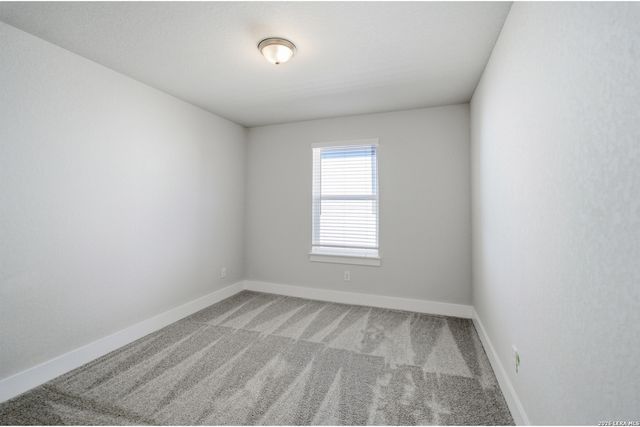 212 Ednie Ln, Mico, TX 78056
