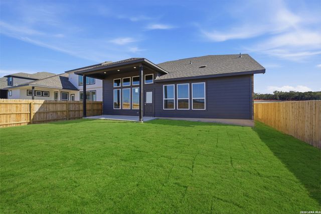 212 Ednie Ln, Mico, TX 78056