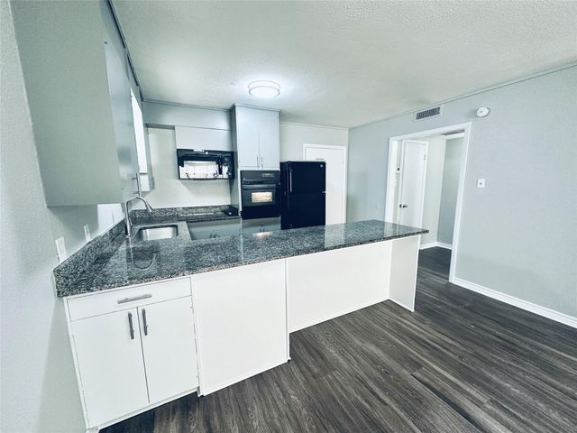 601 W 11th ST 121, Austin, TX 78701