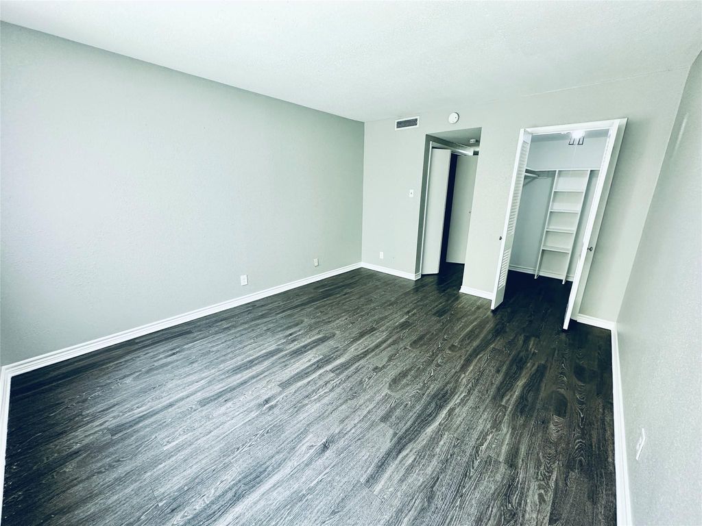 601 W 11th ST 121, Austin, TX 78701