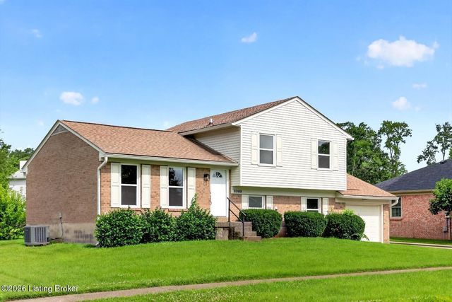 8908 Thelma Ln, Louisville, KY 40220