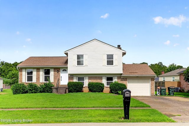 8908 Thelma Ln, Louisville, KY 40220