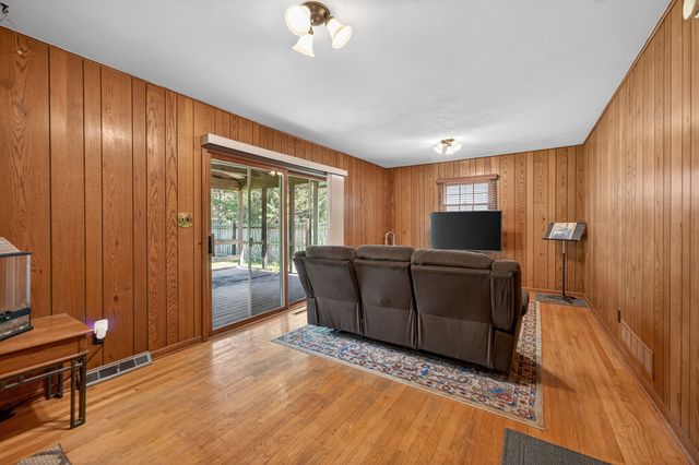 272 S Forest Avenue, Batavia, IL 60510