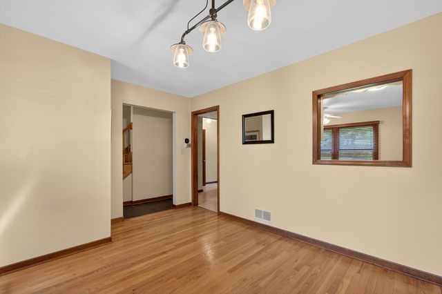 272 S Forest Avenue, Batavia, IL 60510