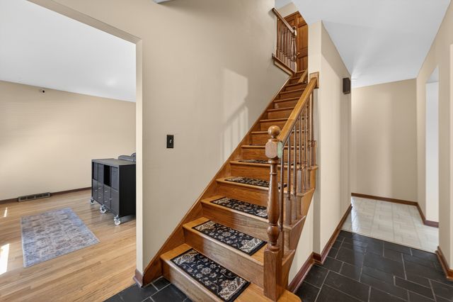 272 S Forest Avenue, Batavia, IL 60510