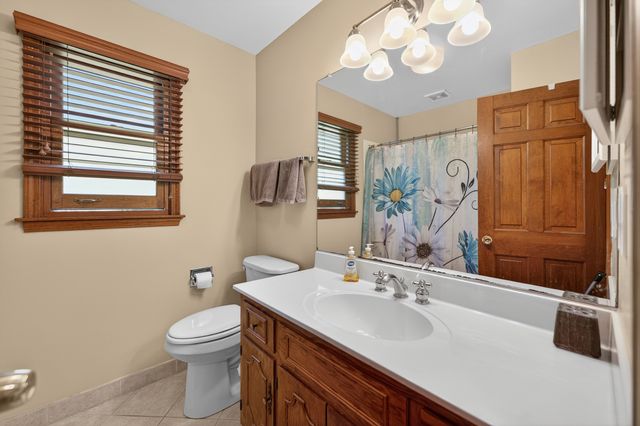 272 S Forest Avenue, Batavia, IL 60510