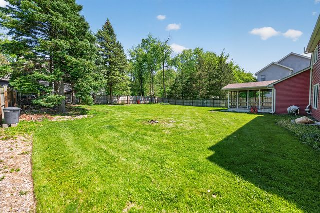 272 S Forest Avenue, Batavia, IL 60510