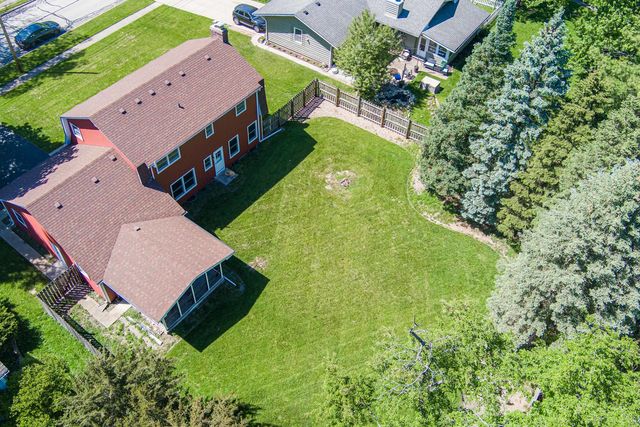 272 S Forest Avenue, Batavia, IL 60510