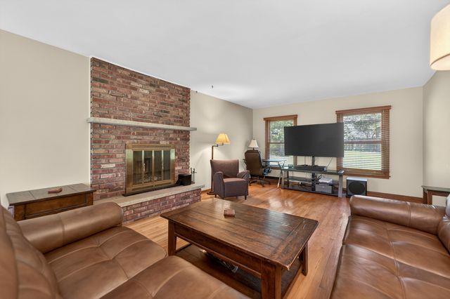 272 S Forest Avenue, Batavia, IL 60510