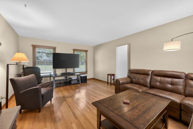 272 S Forest Avenue, Batavia, IL 60510