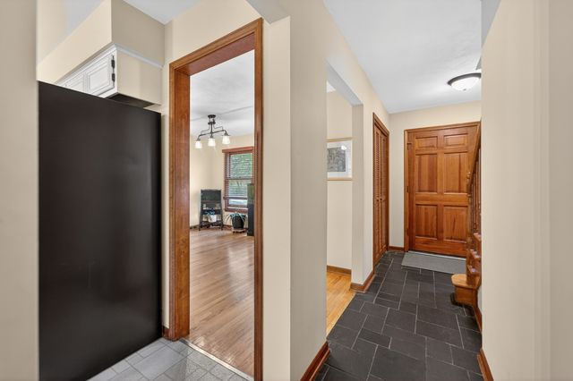 272 S Forest Avenue, Batavia, IL 60510