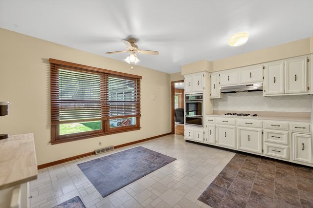 272 S Forest Avenue, Batavia, IL 60510