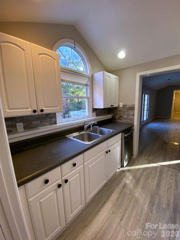 4415 Garris Road, Charlotte, NC 28209